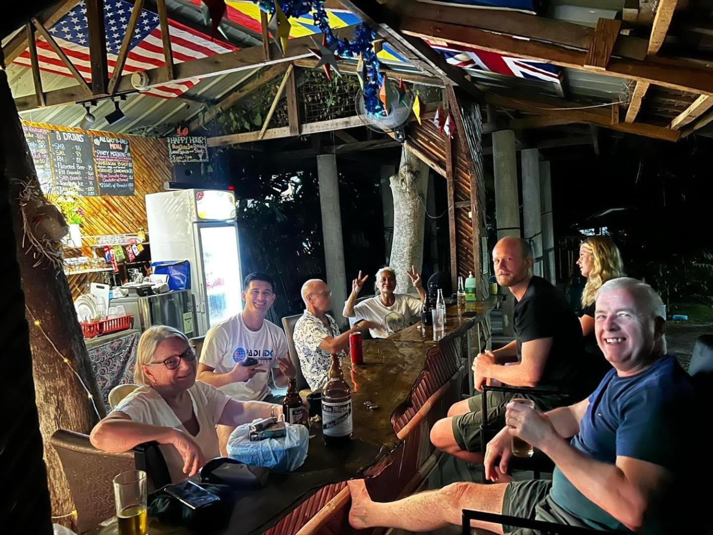 The Backyard Hostel Moalboal