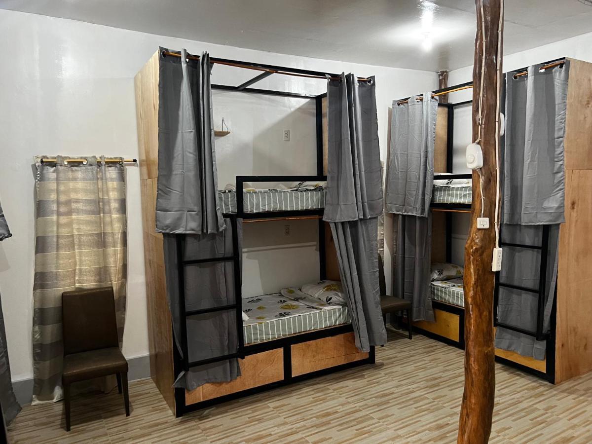 The Backyard Hostel Moalboal